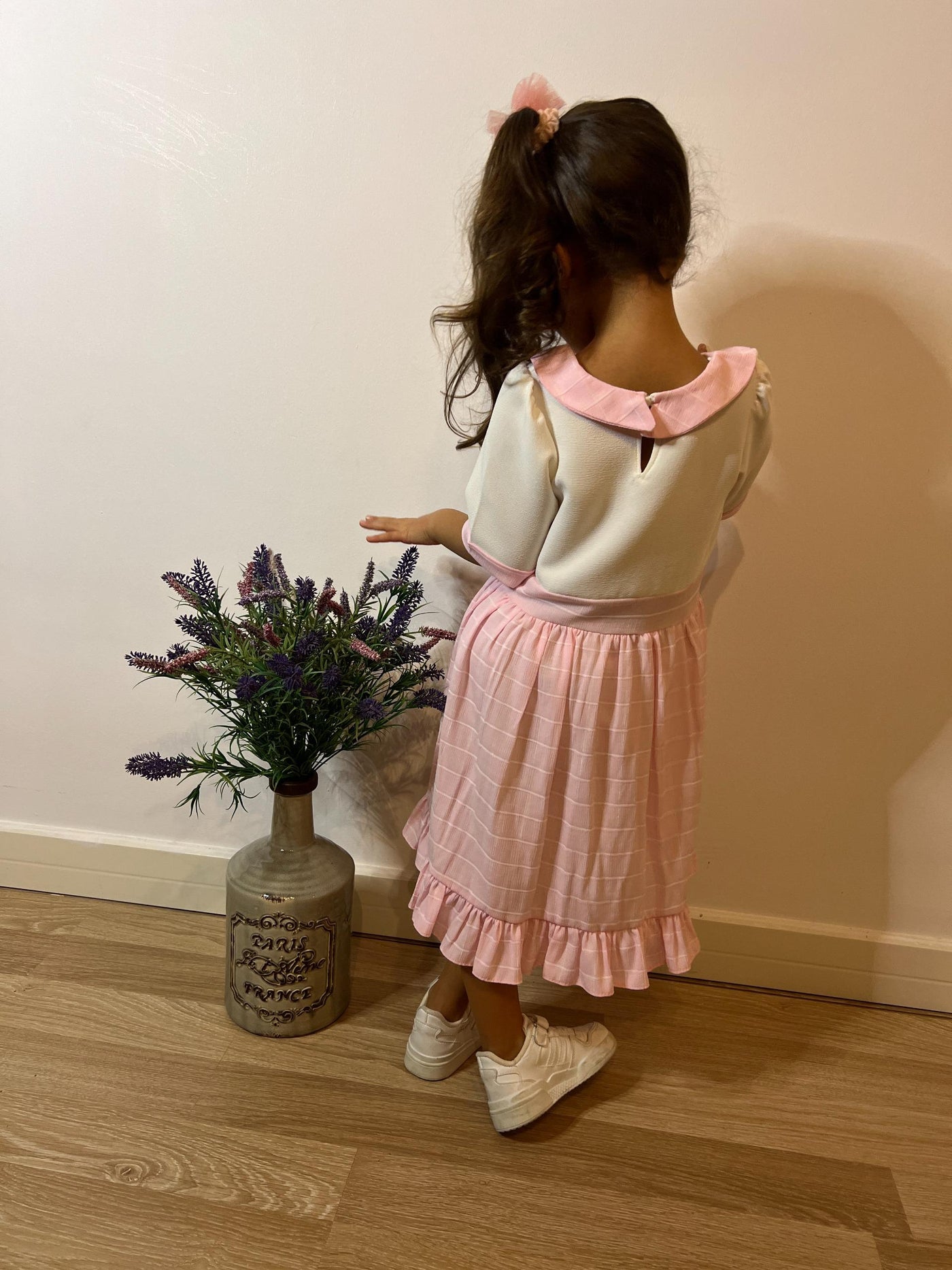 Pembe Ekoseli Fırfır Detaylı Yakalı Kız Çocuk Elbise