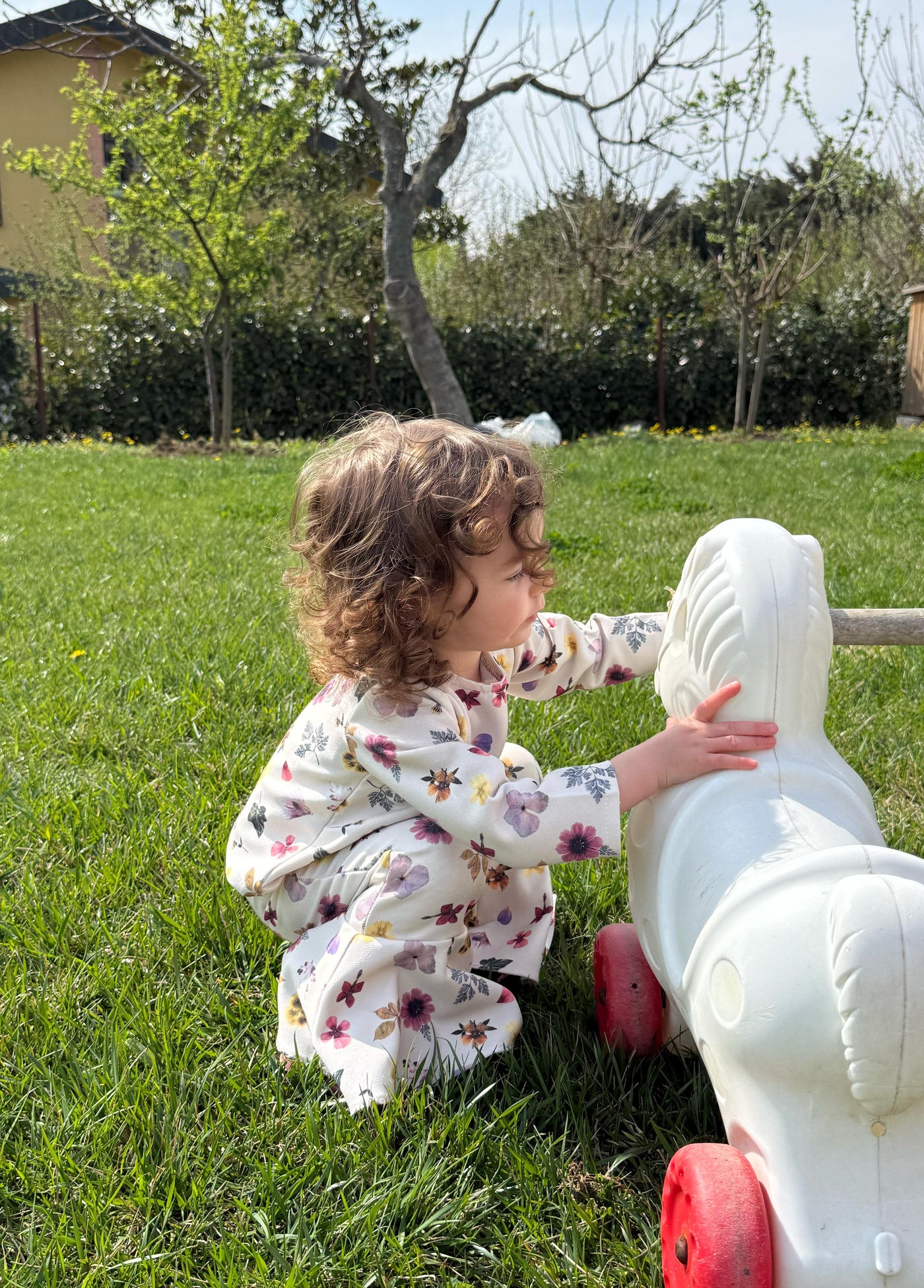 Ekru Üzerine Çiçek Desenli Uzun Kollu Bluz ve İspanyol Paça Pantolon Kız Çocuk Takım