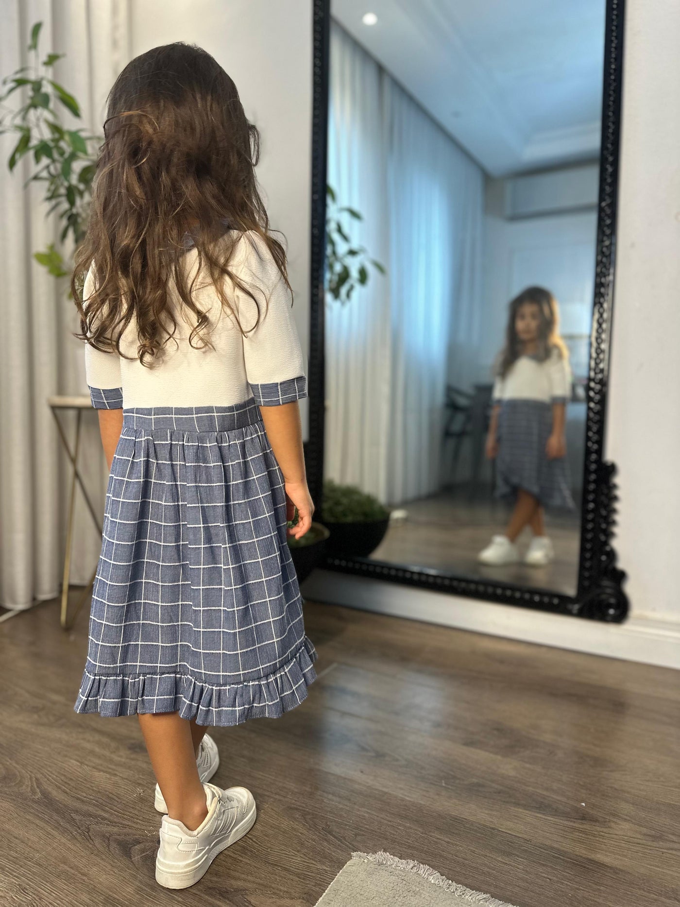 Lacivert Ekoseli Fırfır Etek Detaylı Yakalı Kız Çocuk Elbise